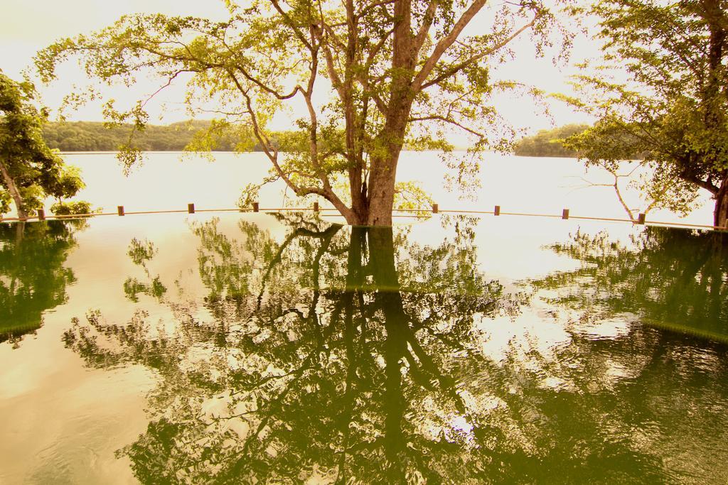 Las Lagunas Boutique Hotel Flores Buitenkant foto